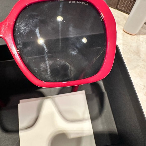 Chanel - Picture 8 of 12